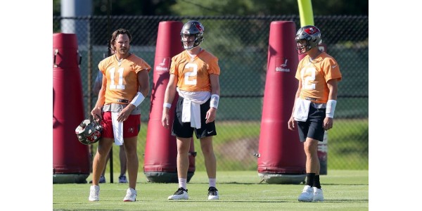 Les joueurs des Tampa Bay Buccaneers porteront des maillots orange dans la nouvelle saison